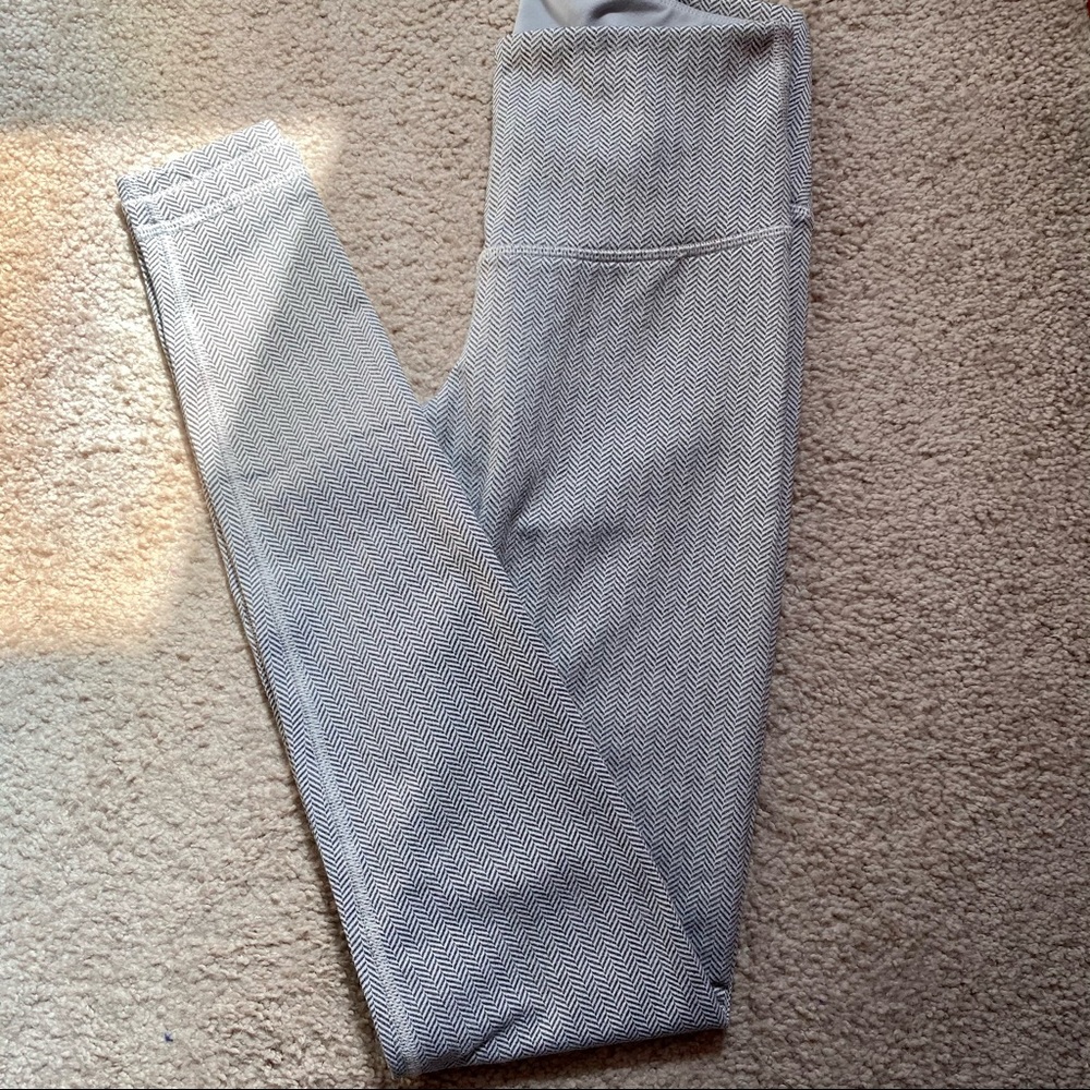 Old Navy Active Go-Dry leggings